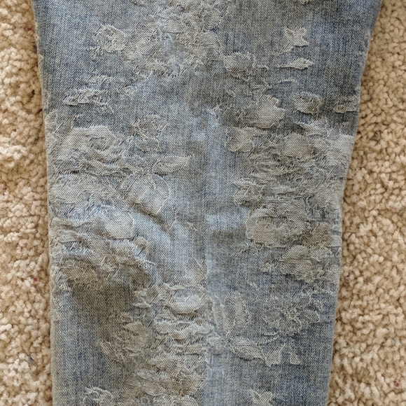 Chicos so slimming jeans size 0.5 with lacy flower - Picture 9 of 9